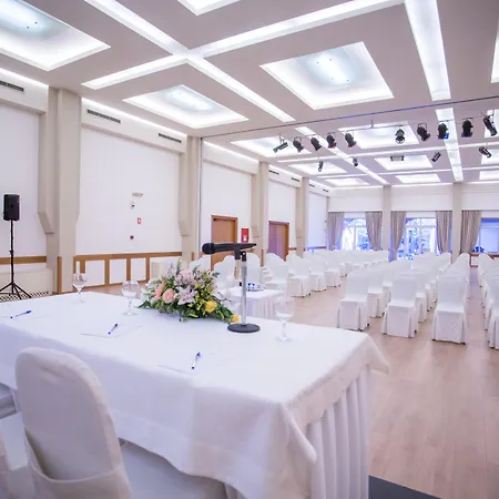 Alkyon & 4* Vraháti