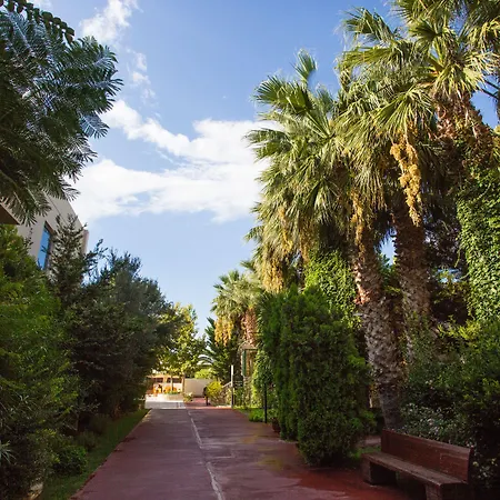 Alkyon & Szálloda Vraháti